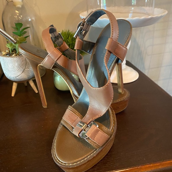 Calvin Klein tan platform heels - Picture 5 of 10
